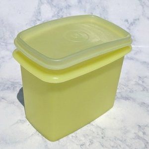 Vintage Tupperware Shelf Saver with Lid